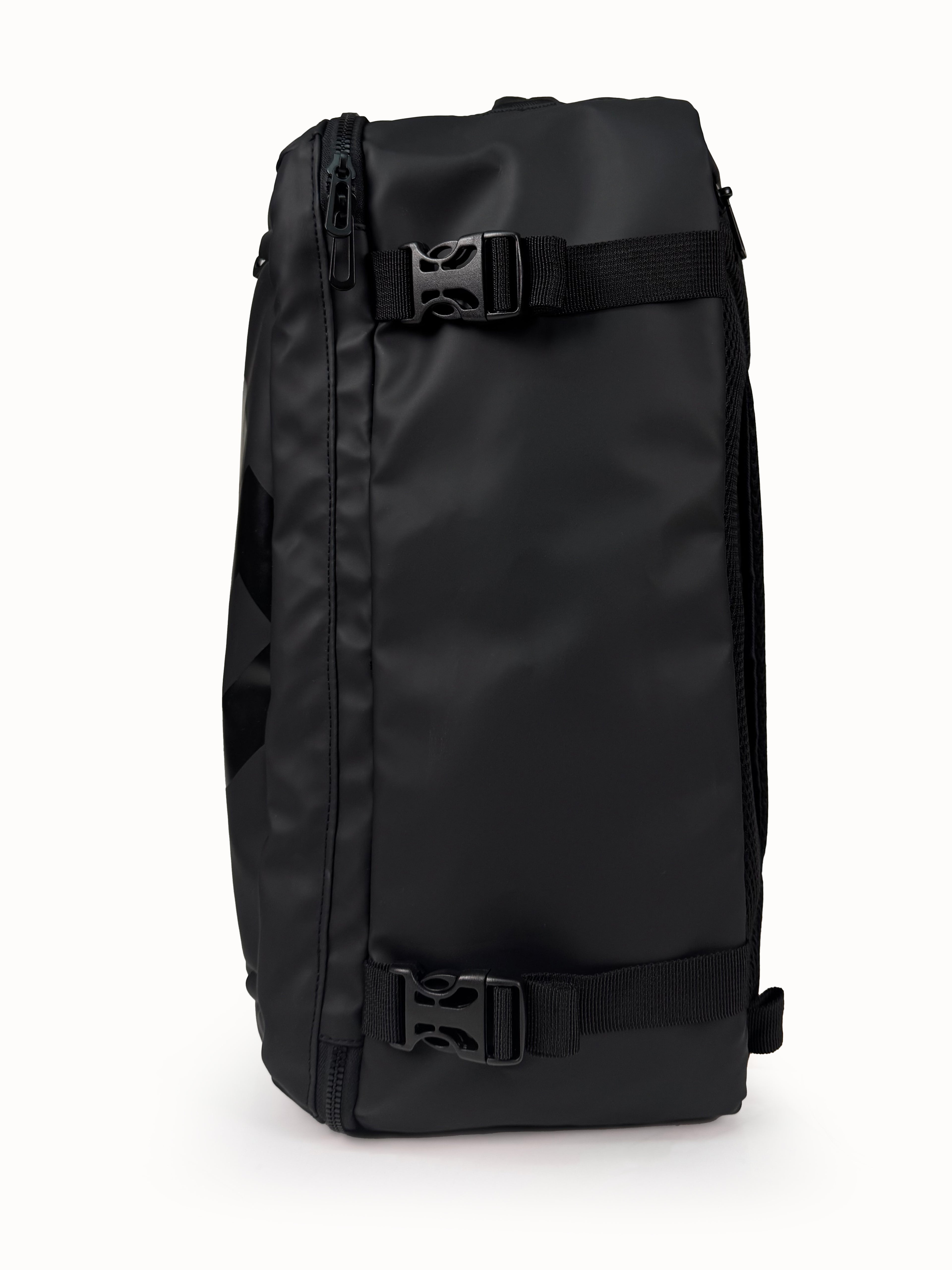 Mochila BG Berlin de viaje, apertura completa y tamaño cabina