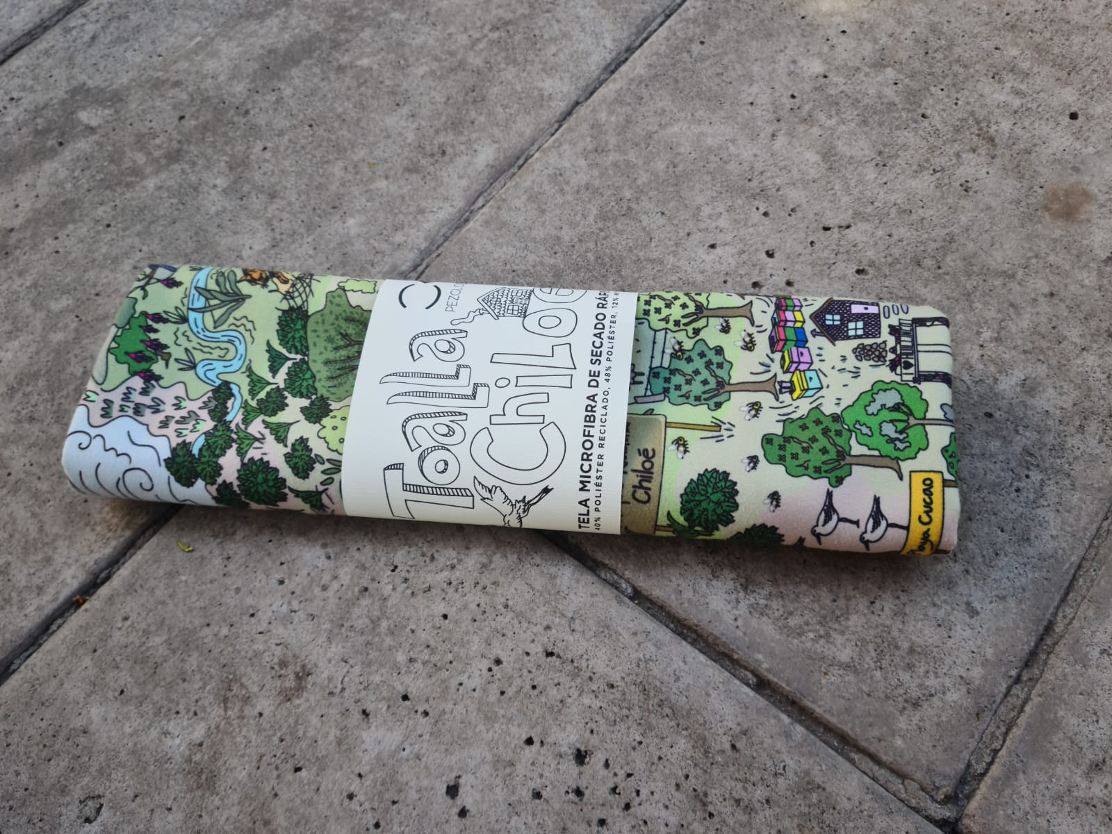 TOALLA DE VIAJE ILUSTRADA CHILOÉ