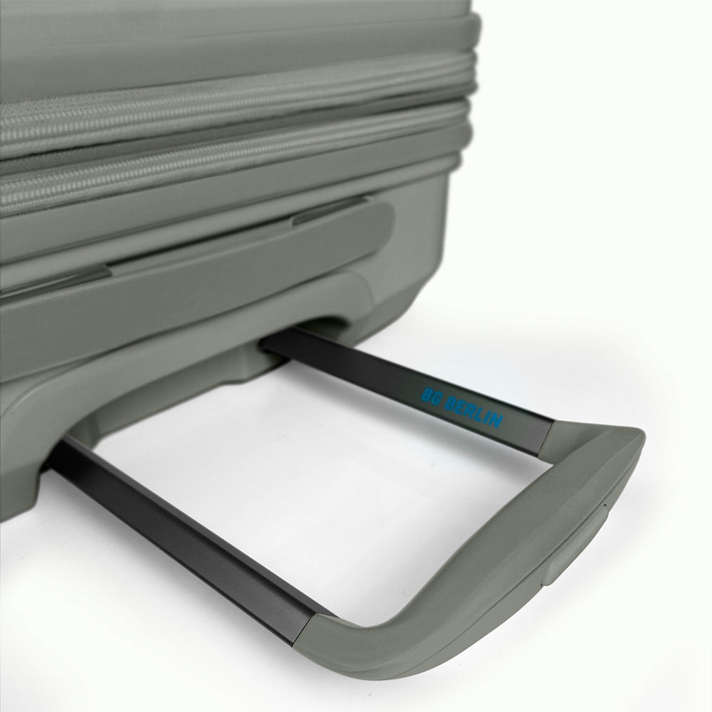 Maleta BG Berlin ligera de 18 kg, ruedas dobles giratorias, candado TSA y expansión de capacidad