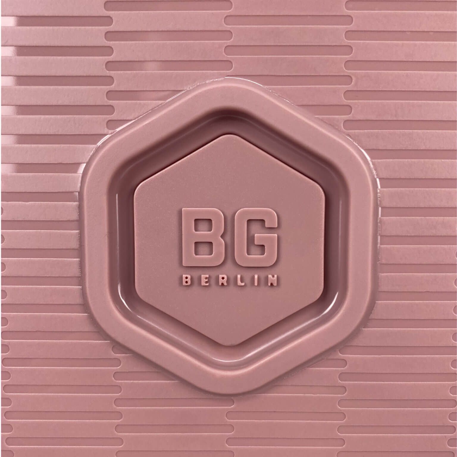 Maleta Bg Berlin liviana, expandible con calidad alemana