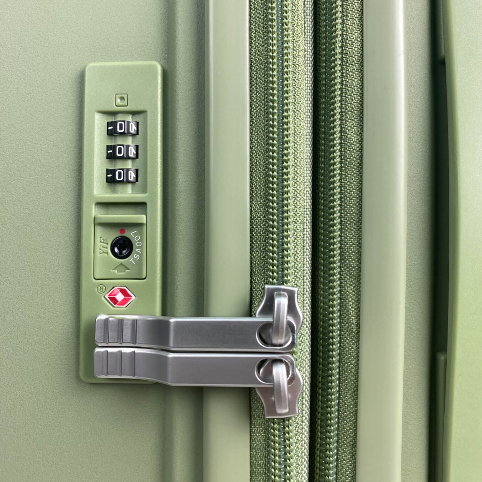 maleta de cabina 10 kgs liviana resistente expandible con doble cierre