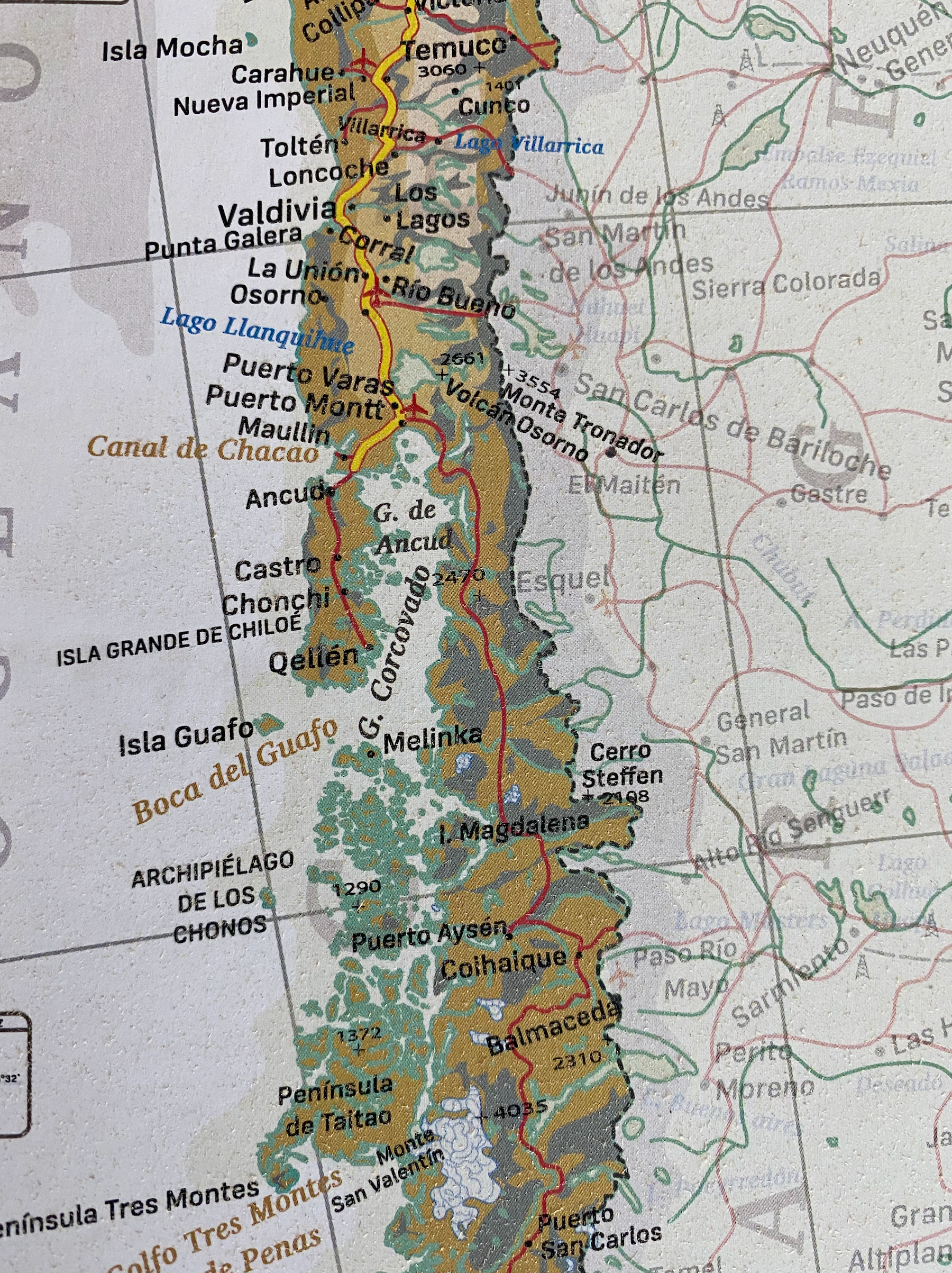 MAPA PINS CHILE CHICO MARCO BLANCO