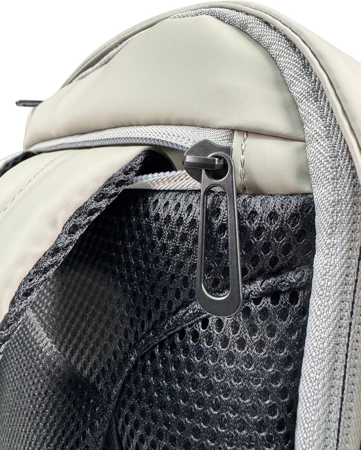 Mochila BG Berlin tamaño cabina, con diseño moderno, los tirantes se esconden y se convierte en bolso