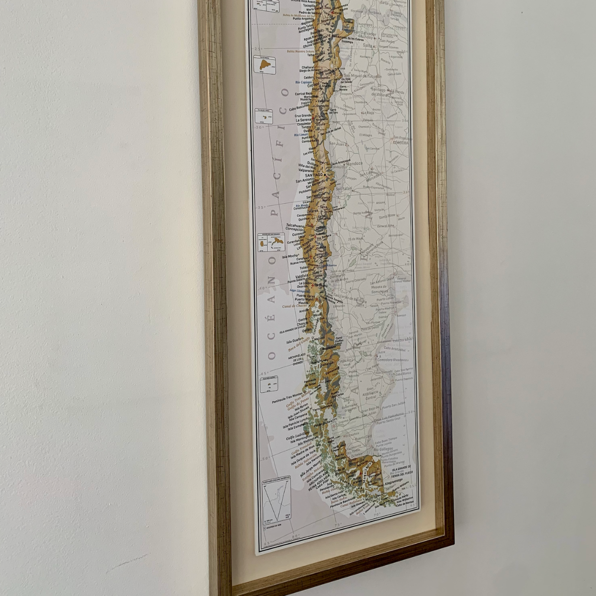 MAPA PINS CHILE MARCO DORADO