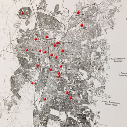 MAPA PINS SANTIAGO BLACK &amp; WHITE MARCO NEGRO
