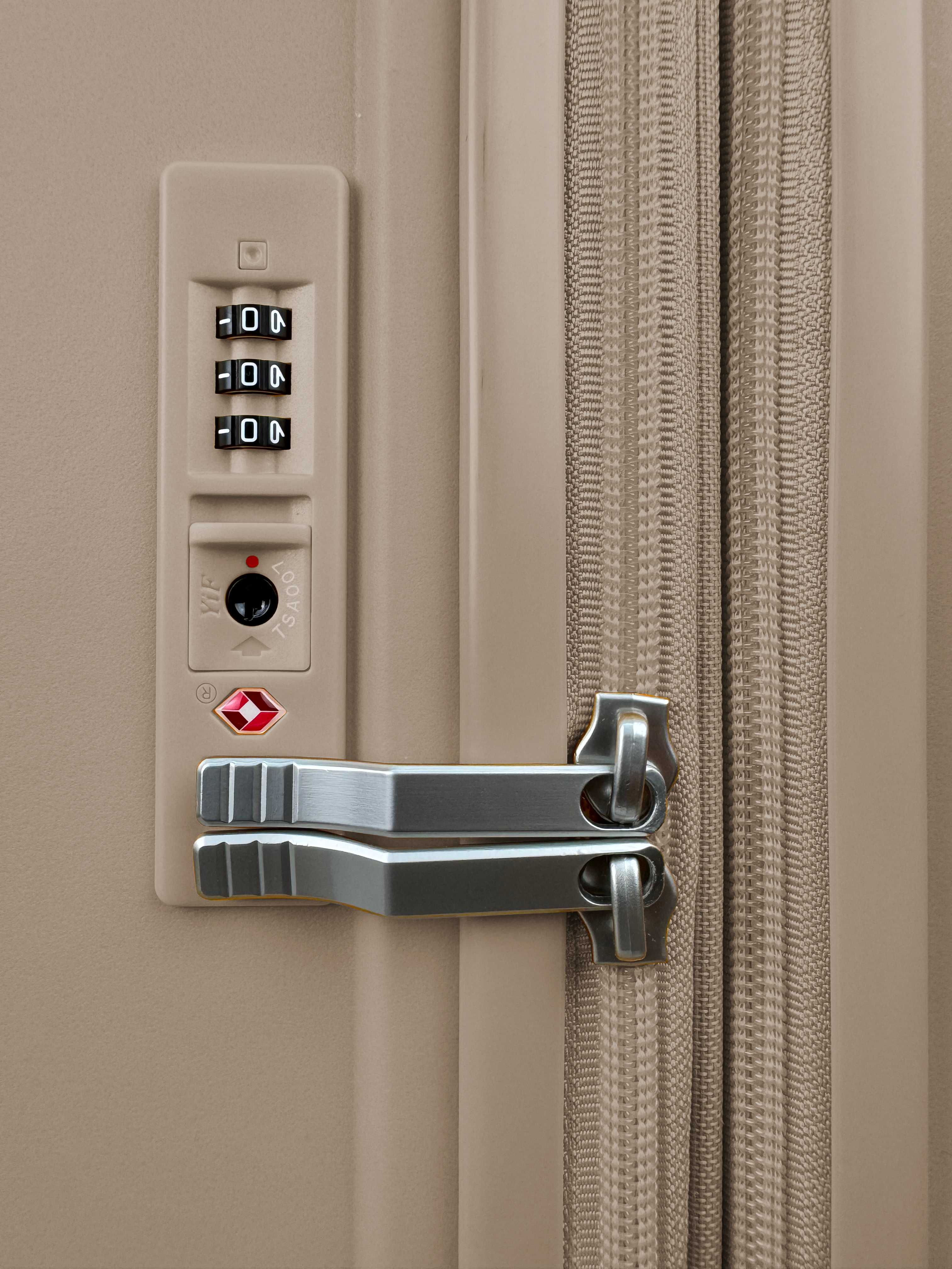 **PREVENTA EXCLUSIVA 25% OFF**MALETA MEDIANA (18 KG) BG BERLIN ZIP² CIERRE SEGURO 81LTS - Pilgrim Tienda para viajeros