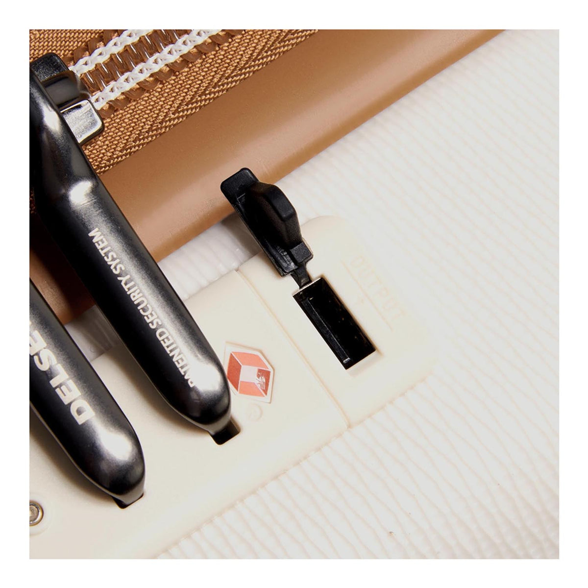 MALETA DE CABINA (10 Kg) DELSEY CHATELET AIR 2.0 BEIGE 38 LTS - Pilgrim Tienda para viajeros